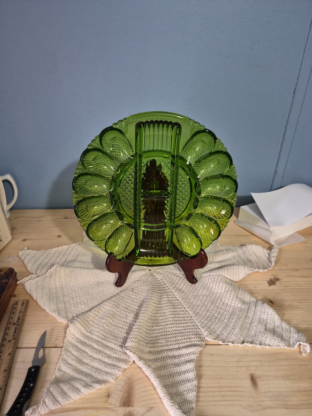 LE Smith Green Deviled Egg Plate Tray Platter Pineapple Glass Plate Heavy EVC